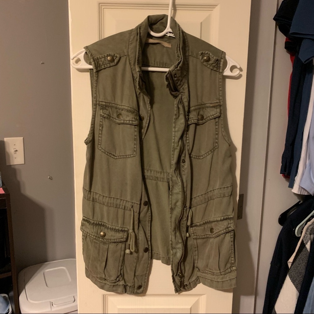 SOLD Ⓜ️ Cargo Vest Ⓜ️ SOLD